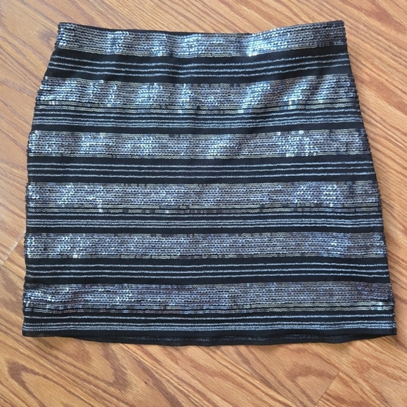 Black and Silver Sequin Skirt - Picture 1 of 4